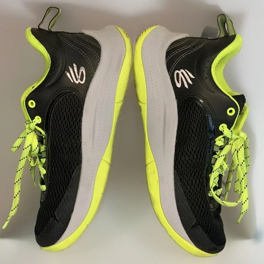 Under Armour Curry Youth Basketball Shoes Black Neon Yellow Lace‎ Up Size 4.5Y